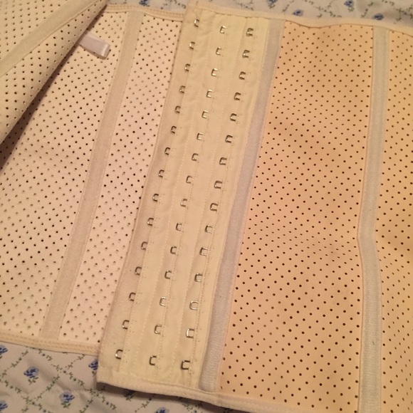 Cream perforated latex waist trainer corset - Picture 2 of 3